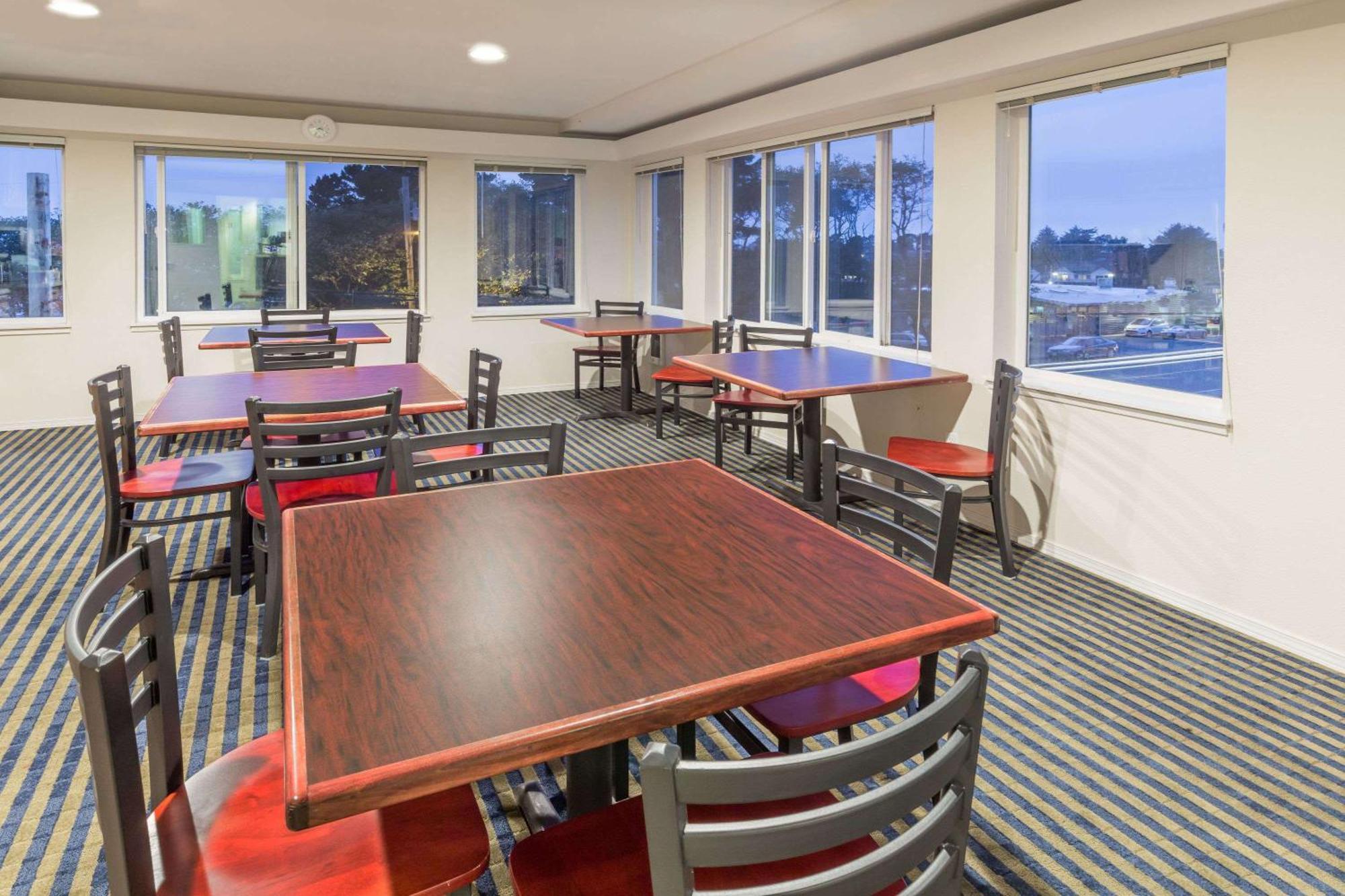 Travelodge By Wyndham Depoe Bay Εξωτερικό φωτογραφία